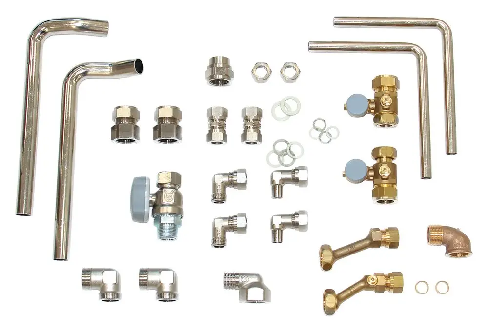 Montagekit von Vaillant mit verschiedenen Rohrleitungen, Ventilen, Fittings und Dichtungen zur Anschlussinstallation für Heizungs- oder Sanitärsysteme.